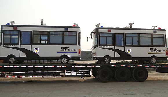 躍迪移動警務室裝車發往邯鄲