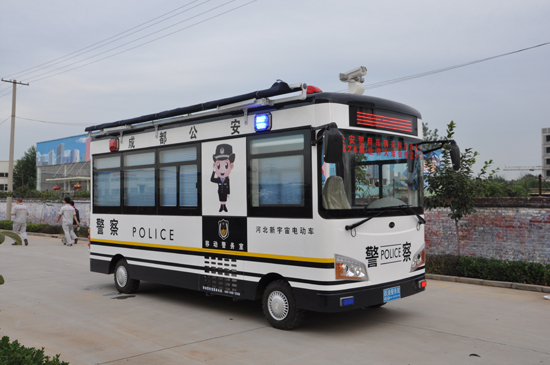 四川成都移動警務(wù)室上街，為“清網(wǎng)行動”攻堅