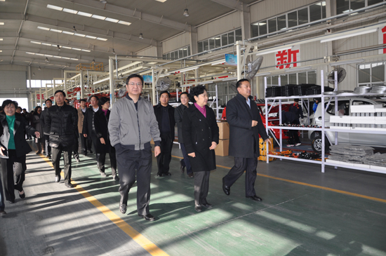 市政協主席王華清、副市長蔣文紅一行領導到河北新宇宙視察指導