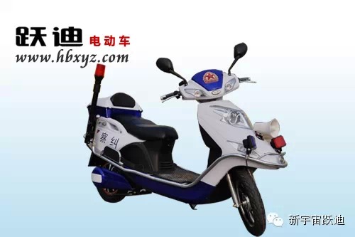 警用電動(dòng)摩托車開進(jìn)機(jī)械步兵學(xué)院