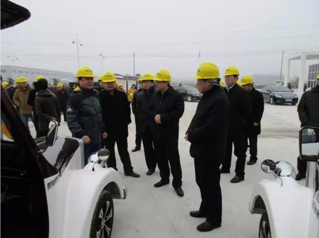 安徽省經信委主任牛弩韜一行到安慶安達爾公司調研