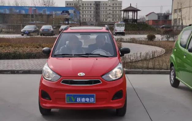 安慶市委常委、副市長華克思一行到河北躍迪新能源科技集團參觀考察