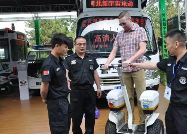 躍迪移動測速卡口、躍迪定制智能人臉識別成為本屆警用裝備博覽會焦點