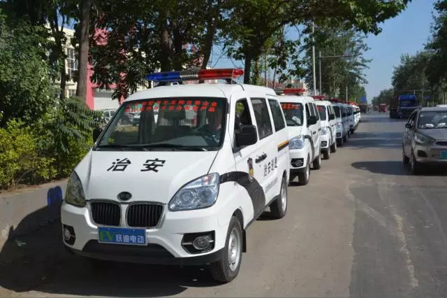 躍迪YD-K14-T80J電動巡邏車向高新區出發