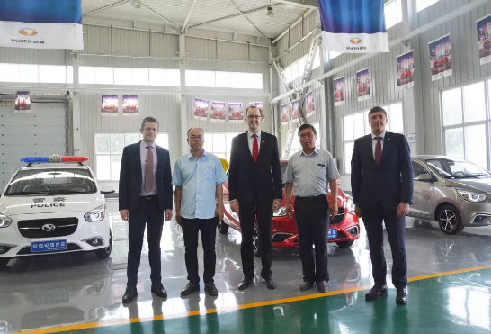 文明對話|立陶宛經濟創新部副部長Mr.Marius Skuodis一行蒞臨躍迪集團參觀考察