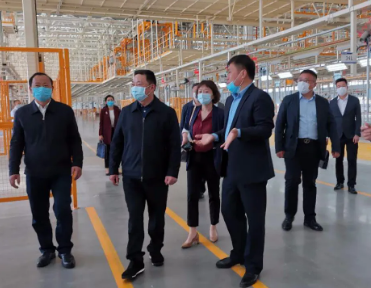 四川省人大常委會黨組副書記、副主任黃新初蒞臨躍迪國躍新能源汽車產業園調研