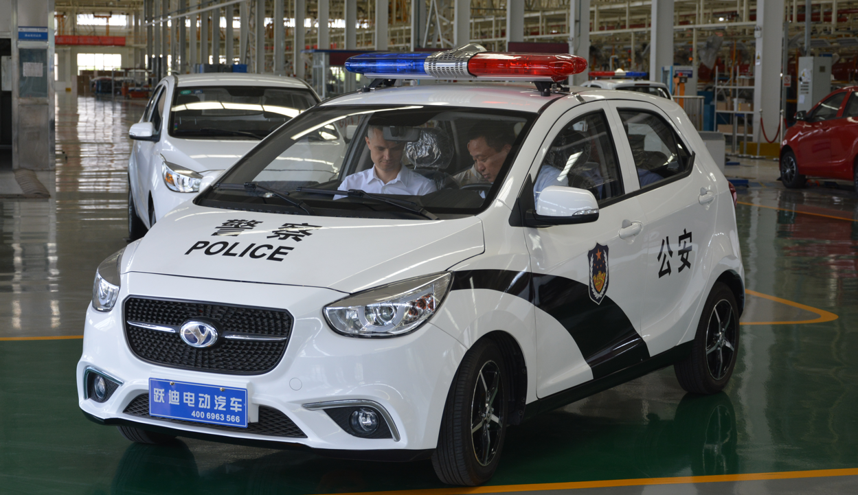 白俄羅斯工業部副部長亞歷山大·葉菲莫夫一行 到躍迪集團采購洽談