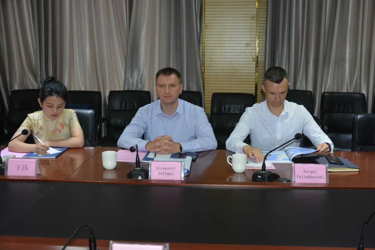 白俄羅斯工業部副部長亞歷山大·葉菲莫夫一行 到躍迪集團采購洽談