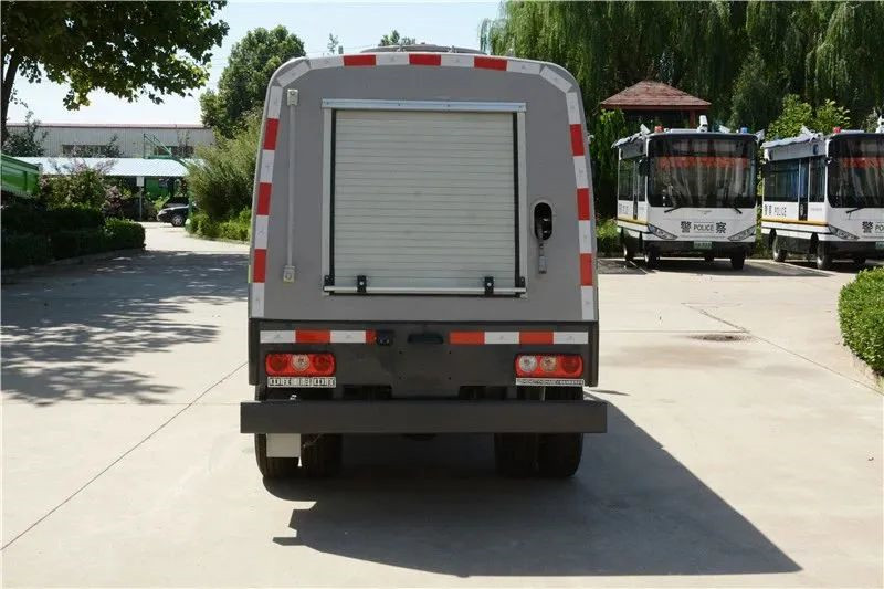 道路“美容師”—躍迪小型路面養護車