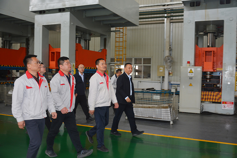 攜手共進/合作共贏/奇瑞集團領(lǐng)導(dǎo)一行蒞臨躍迪集團考察交流