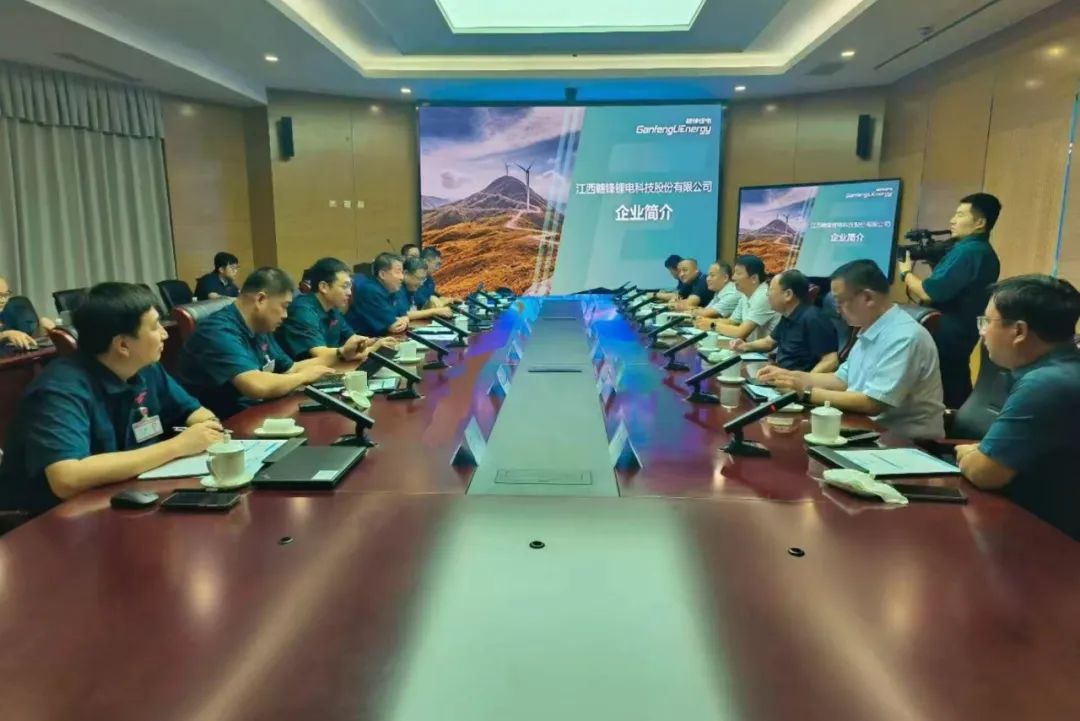 鋰業(yè)巨頭贛鋒鋰業(yè)董事長(zhǎng)李良彬、躍迪集團(tuán)董事長(zhǎng)呂洪濤聯(lián)袂造訪中國(guó)重汽，與劉正濤董事長(zhǎng)洽談新能源領(lǐng)域合作前景